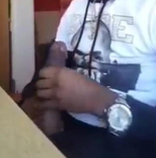 Big black cock BBCee: Mengusap zakar hitam besar saya