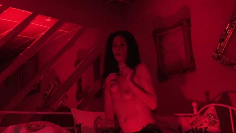 Spaingirl Natalie: Club Live Strip Show în Spania