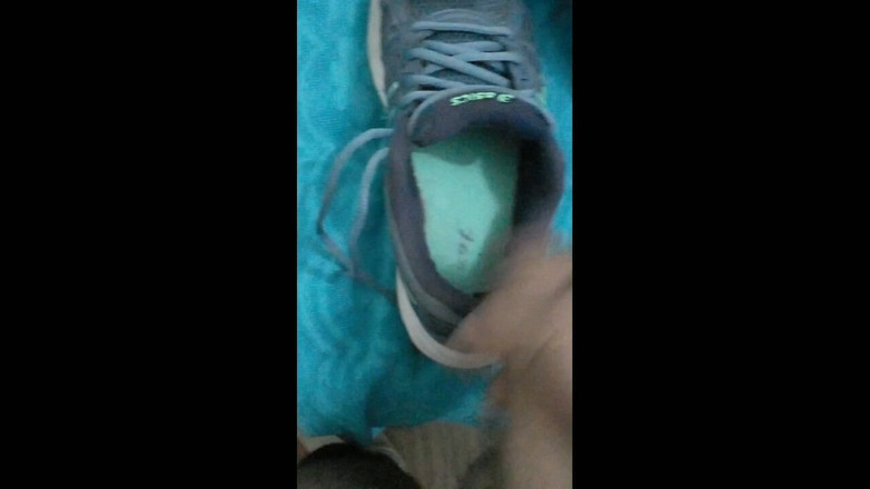 Sneakerfetish_BR: Šukání a výstřik do aics mé ženy