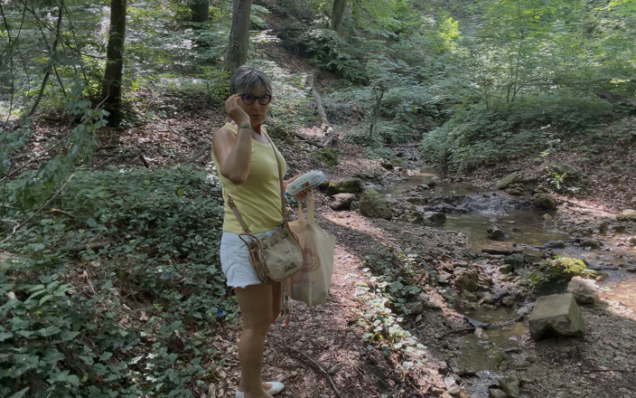 KingYordanov: Madam O Outdoor Anal 6 - Bee’s &amp; Mushrooms!!!