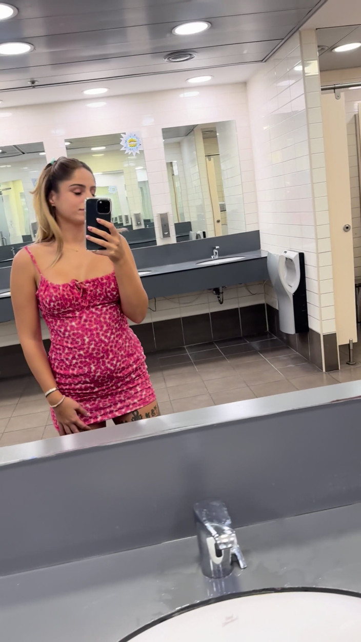 MollyLollyG: Italian Webcam Star Blonde 18 Masturbates in the Cinema and Squirts...