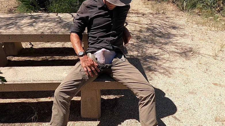 Lapetus: 下班后在沙漠里撒尿我的裤子