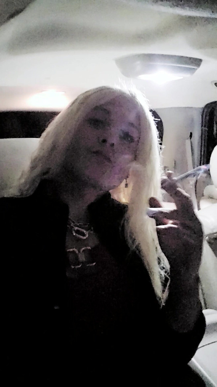 Darkfetish2k: 吸烟 120s Carplay