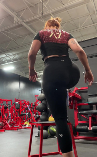 Siri Dahl: Leg day with Siri.