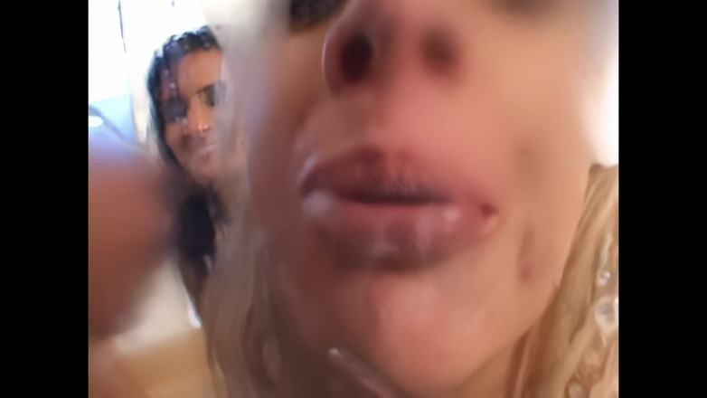 Pure redlight: Ava a Julie rády kouří tvrdý penis