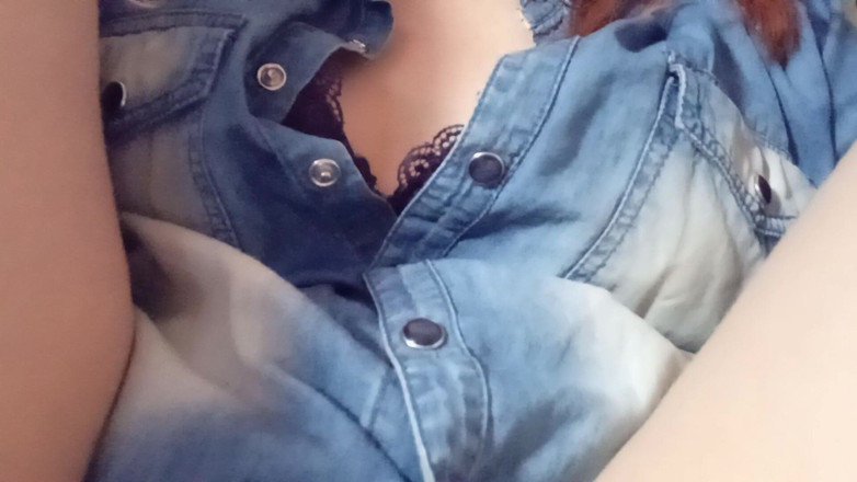 SweetAndFlow: 집에 와서 보지를 가지고 놀기로 결심했습니다.