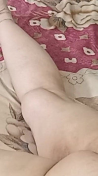 Stepsister with a Big Ass Loves Stepbrother Who Express Love with a Bundle of Hot Kisses, Especially on Her Big Juicy Bo