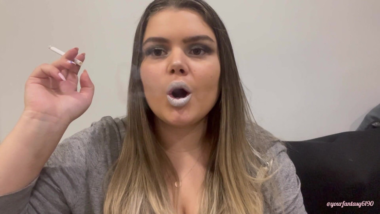 Your fantasy studio: Circles of smoke with silver lipstick