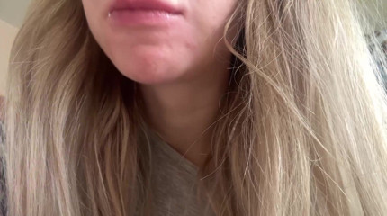 Skinny_lady69: ASMR labios , fetiche por comida de dientes