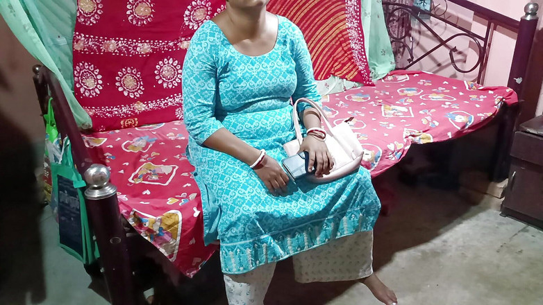 Pakhi0705: 每日收藏家女代理与老年人发生性关系