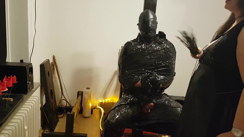 DOMINATRIX6: Foil Bondage Slave Bagian 2 - film cling mummified and edged to...