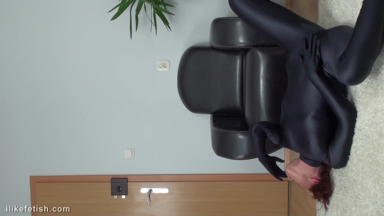 Kelly in spandex: Fullbody Black Shiny Catsuit
