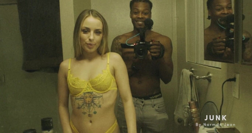 Junk Productions: Manželka je přistižena při podvádění - Nalezené záběry POV