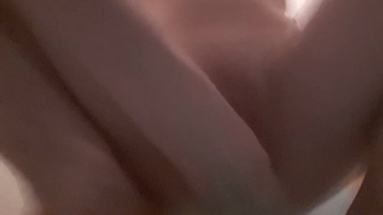 Christy G: Quick orgasm at the toilet.