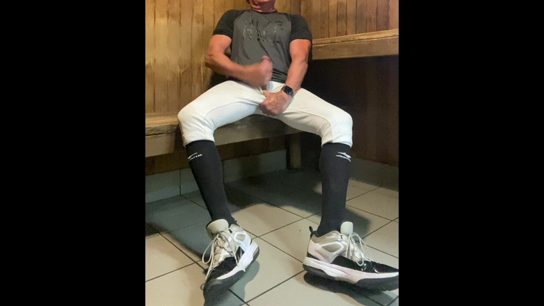 JockDad87: Buff Jacked Jockdad87 Edge v baseballovém vybavení v sauně