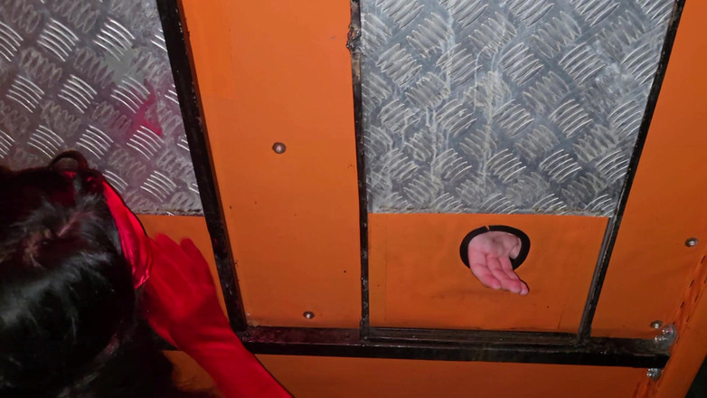 NubeBukkake: Gloryhole Bożonarodzeniowy Gangbang