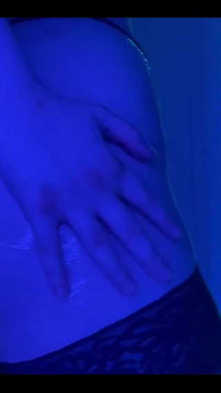 JuiceLussie: Jucie girl's ass