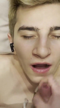 Two Cum Eater