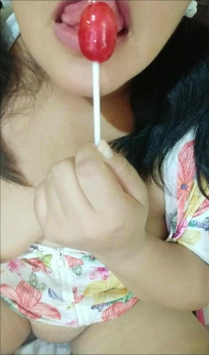 Carla Villalobos: Słodząc moją cipkę, aby Rogacz mógł to zjeść