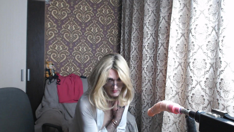 violet_bisex: Давайте танцевать. Желаю всем хорошего настроения, дорогие мои.