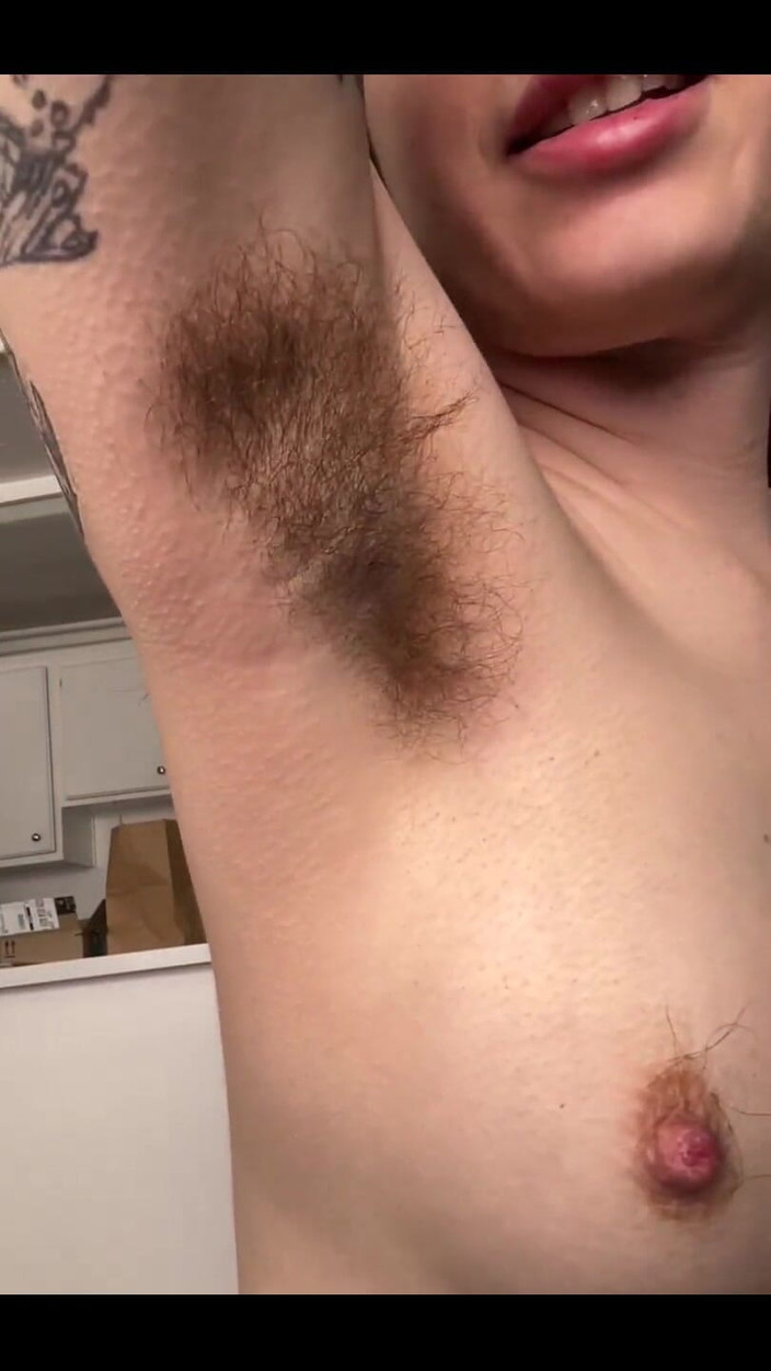 Pearlsage: セクシーで毛深い脇の匂いを嗅ぐ