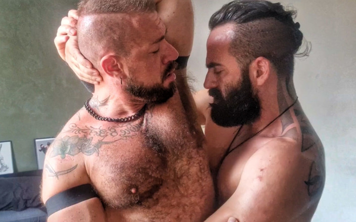 The Bearded Master: Hairy Stinky Wolf Fucks Hairy Stinky Gorilla.