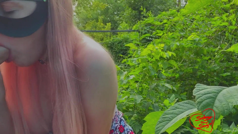 SOboyandSOgirl: Pussy loves to suck cock in the garden - SOboyandSOgirl