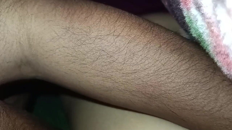 Raani16: Трахаю пальцями пизду моєї дівчини в гуртожитку коледжу