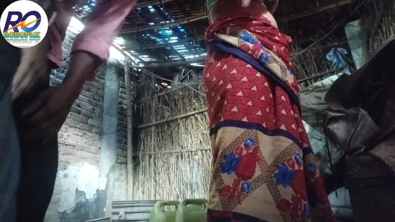 Robopll: Ngôi nhà cũ của làng Ấn Độ với anh rể và vợ...