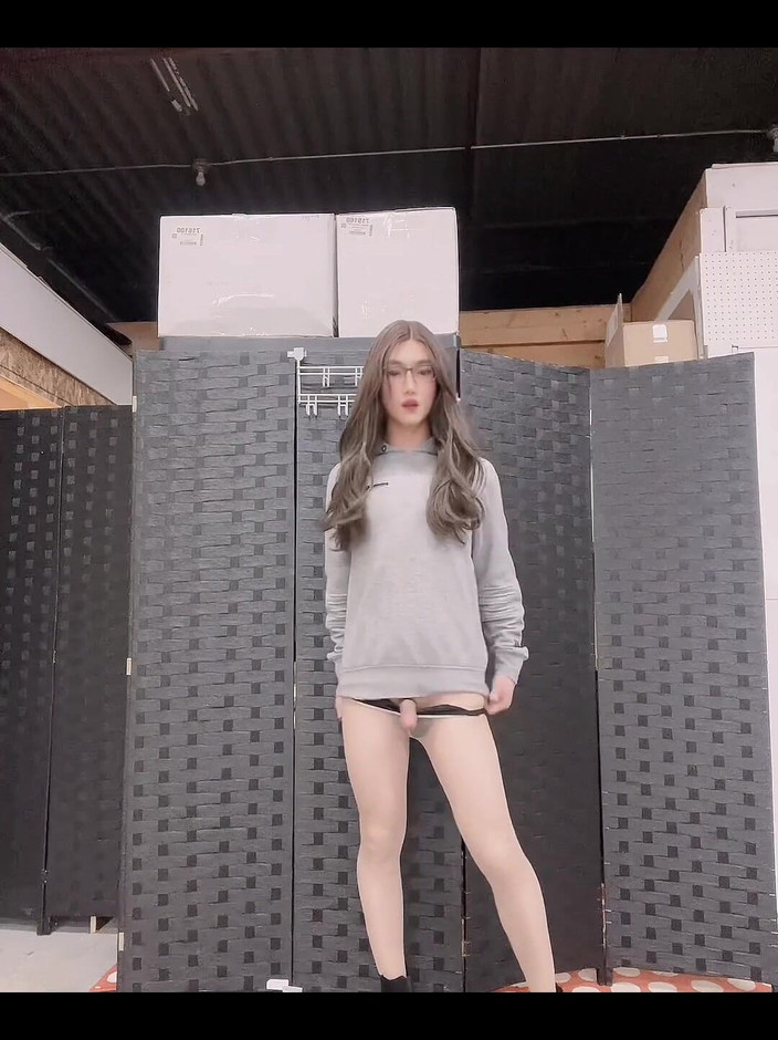 Eva Pans: 바닥에 사정