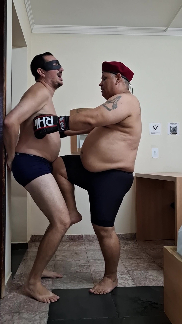 Punchbagplz: Kapten Dominator X Jobber, falska Gutpunch