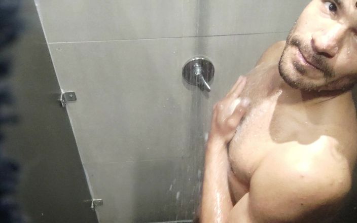 Trebol Jess: In the shower hot Latin man