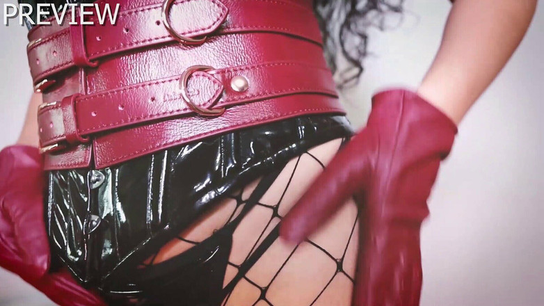 DominaFireOfficial: Расбоксинг роскошных БДСМ-игрушек от Liebeseele - страпон, флоггер, кожаная бондажная наручника