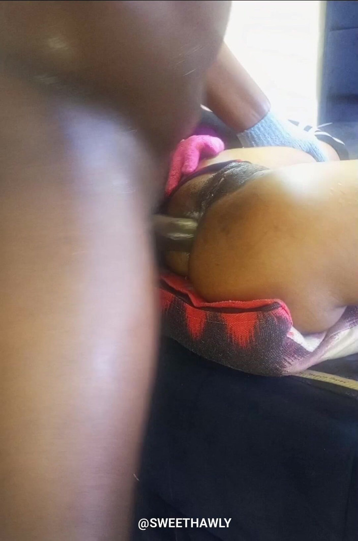Sweethawly: Pantat adik tiriku dientot habis-habisan sampai mengerang keenakan