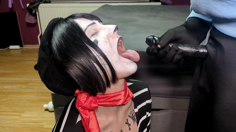 Damagedcosplays: Pasangan cosplay Mime dan dash lagi asik bersenang-senang