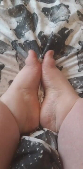 SSBBWLadyBrads: Fat chubby feet