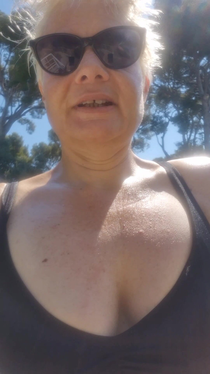 Sofy13: Exhib en el piscina
