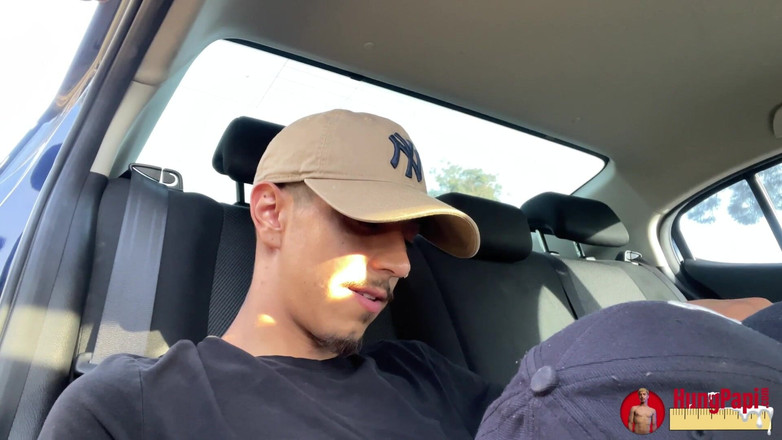 Hung Papi: Hubený Velký Čůrák Nesestříhaný Twink Sex Na Veřejnosti Zachytil Velkou Nálož!