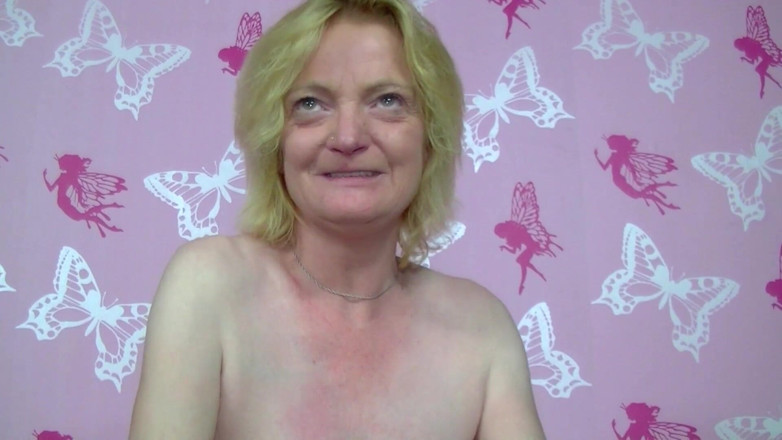 Swinger Friends Germany: Таня, зріла домогосподарка любить летіти в Малле