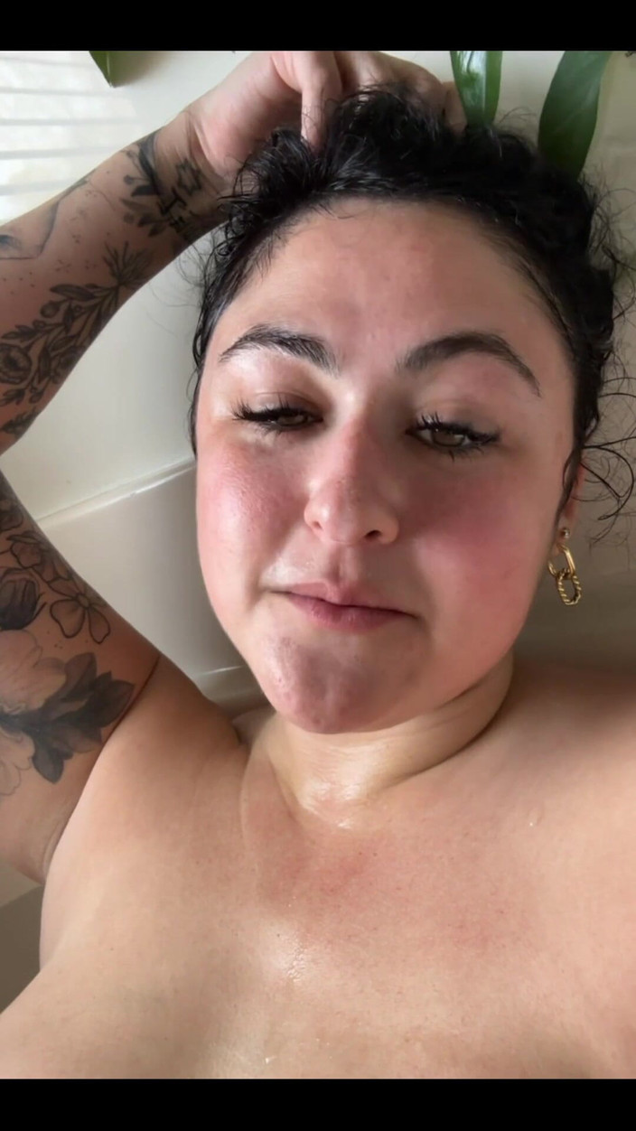 Josie Jaxxon: Kemas kini Isnin Dari Mandi