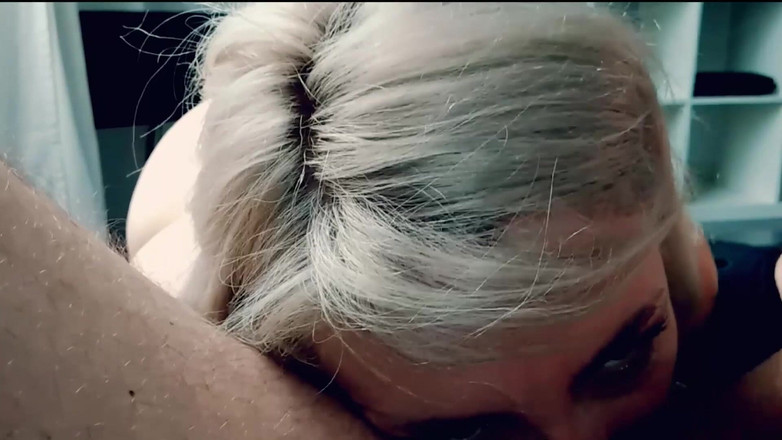 Juliehotmom: Chlapče, můj zadek není z gumy! Macecha zažívá anální šok