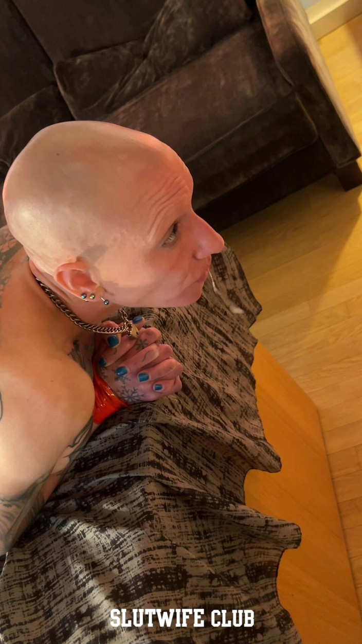 Slutwife Club: Vilja Związane ciasne uderzenia twarzy, bicz w dupę, Rozciąganie gardła...