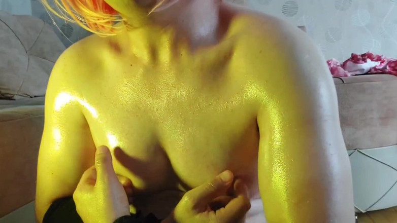 Kitty_Cross: Pakaian ini adalah nSFW, sama sepertiku