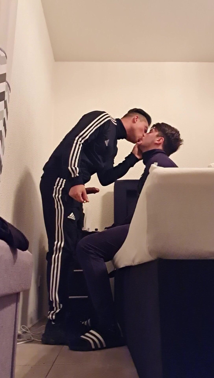 boyzxy212: Nevinná venkovní gay zábava se promění v tvrdou zábavu bez...