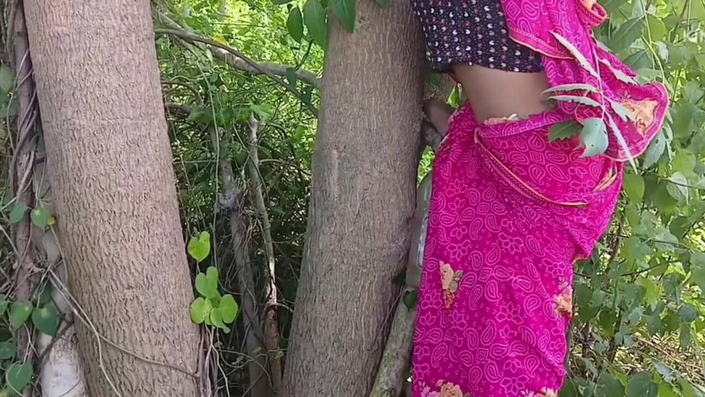 seema: Ik verleidde mijn schoonzus in de jungle en neukte haar.