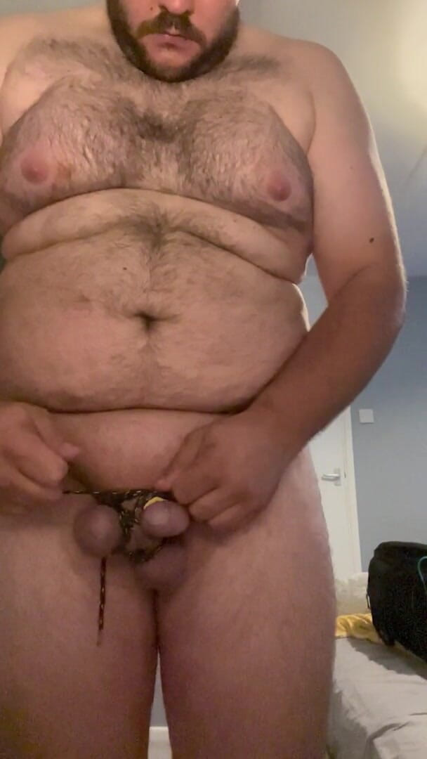 Shaun Cbt: Bondage de polla y bola, actuando como castidad con pinzas...