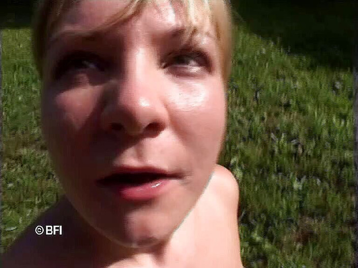 Hardcore Lovers: Teen con tette piccole si fa scopare amatoriale