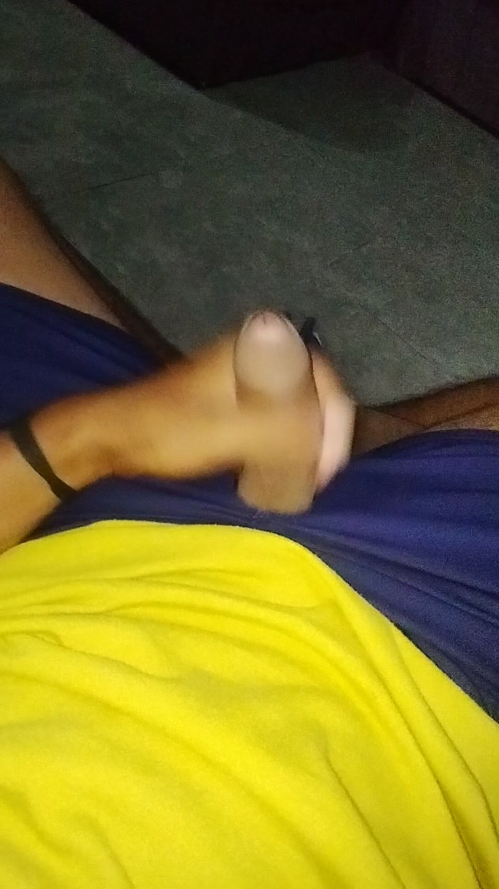 AlexAlejandro13: I Put Myself in Relaxing Mode on My Couch