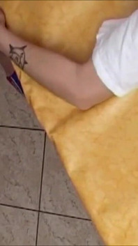 Pozycja 69 z dildem w dupie i ssaniu ust