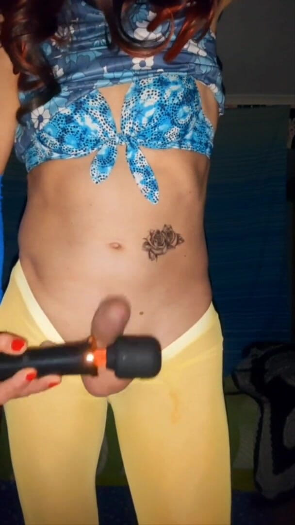 Lizzaali: Using my big wand vibrator to get hard and dribble...